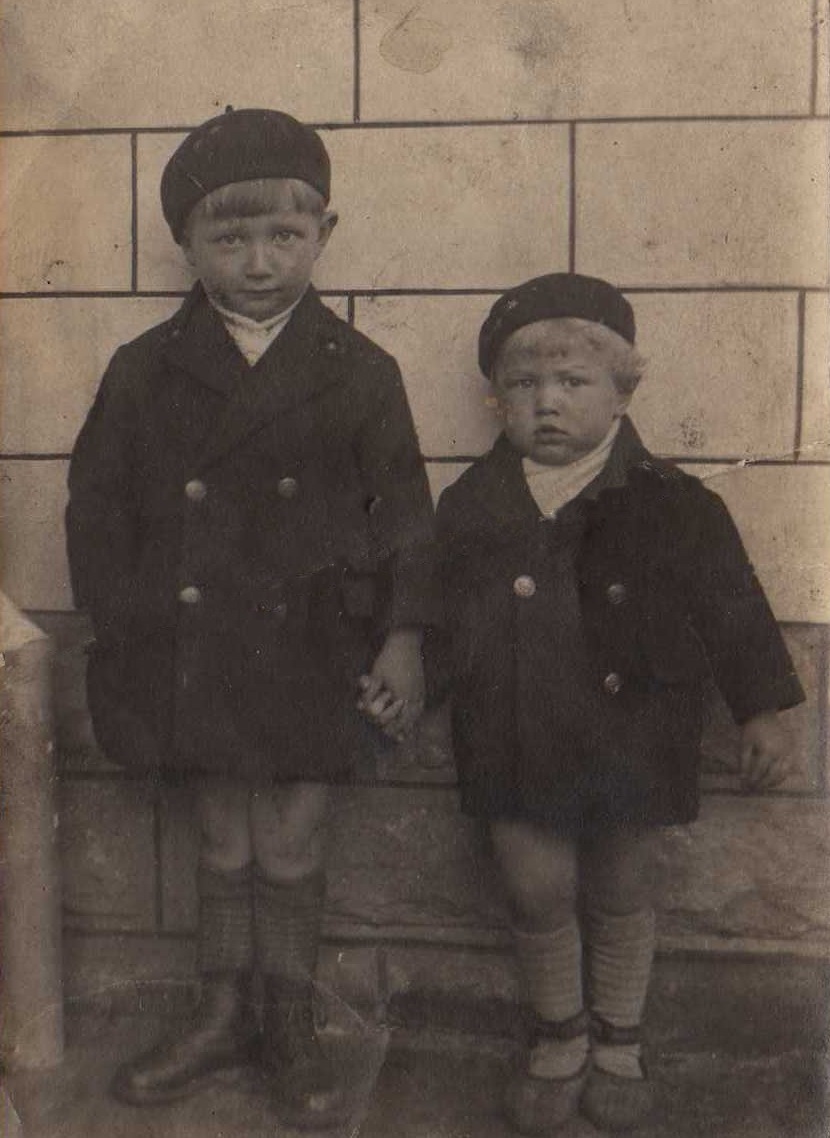1935 Papa et Paul petits